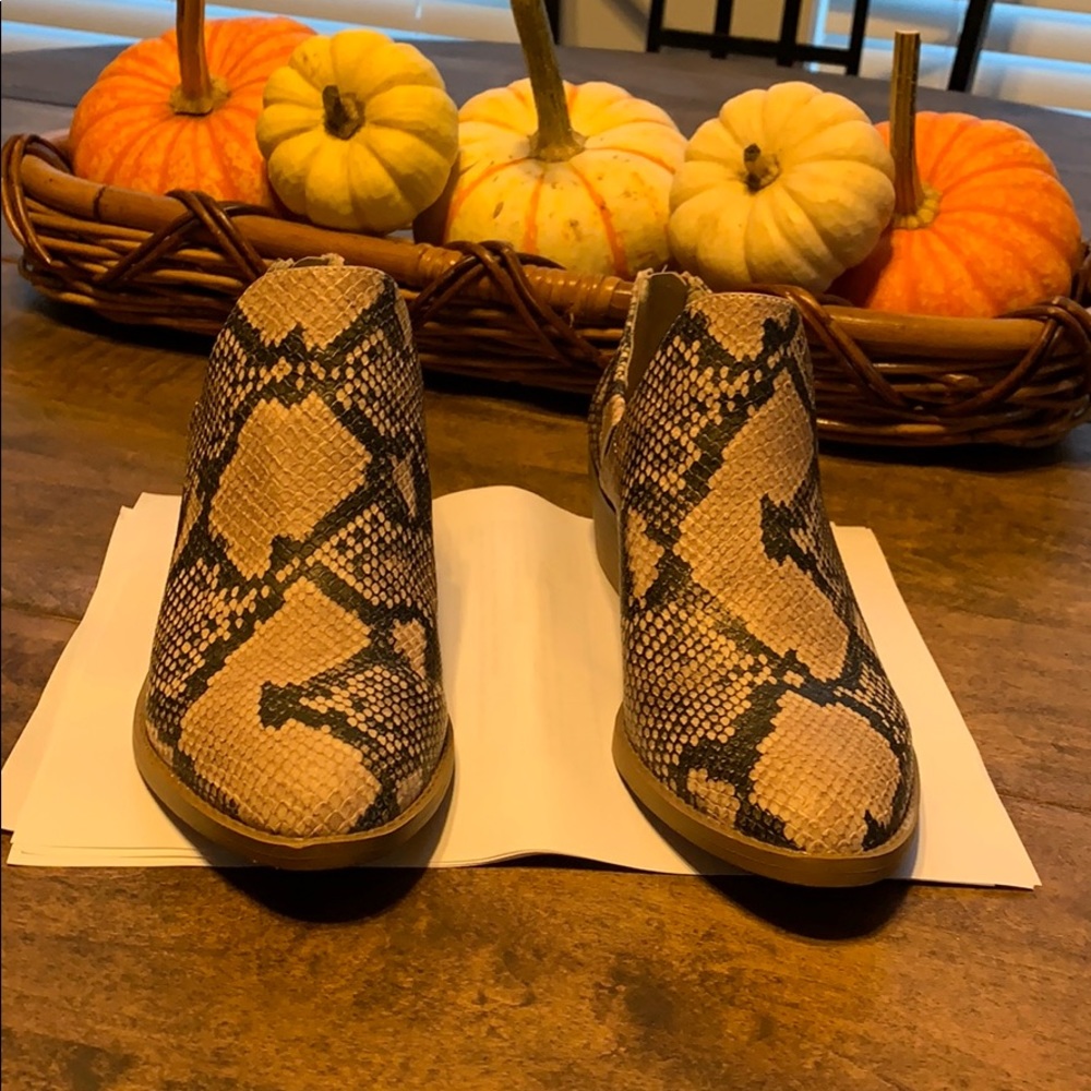 Ankle boots